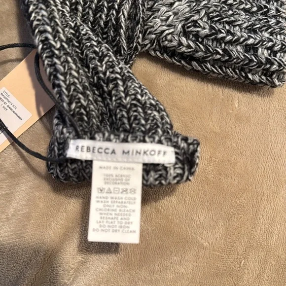 Rebecca Minkoff hat and glove set nwt - Picture 4 of 7